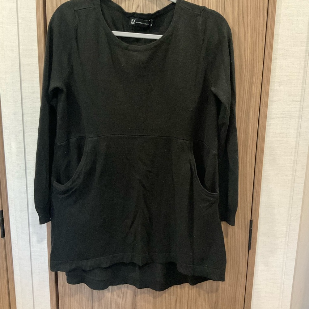 New York & Company Womens Black Round Neck Sweater W/ Buttons On Back  Small
